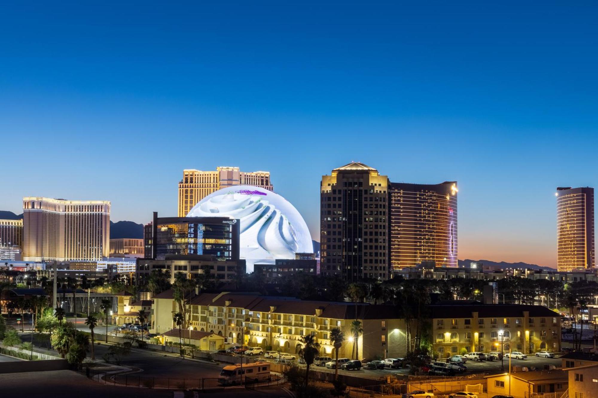 Doubletree By Hilton Las Vegas East Flamingo Eksteriør bilde